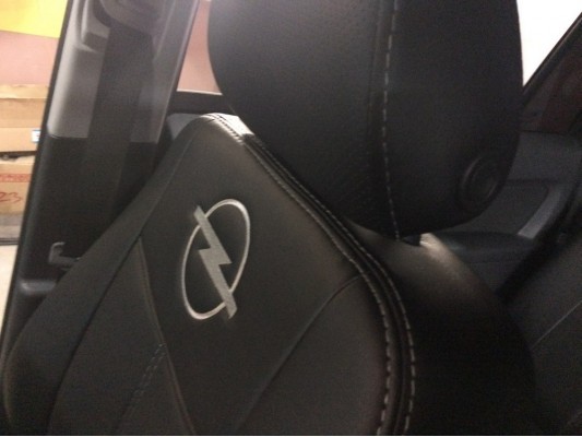 Авточехлы на Opel Zafira B