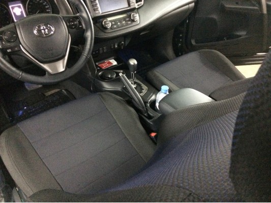 Авточехлы на Toyota RAV 4 CA40